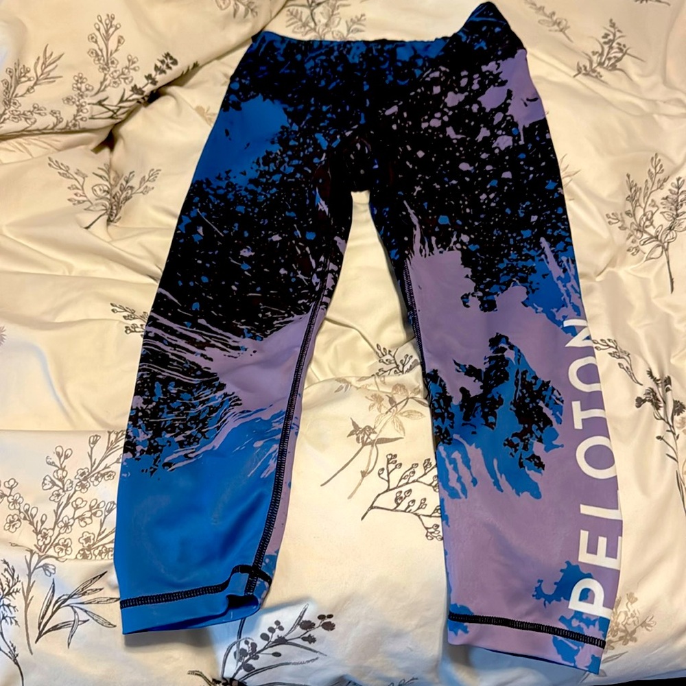 Peloton x Miami fit wear Kali capri leggings - size S